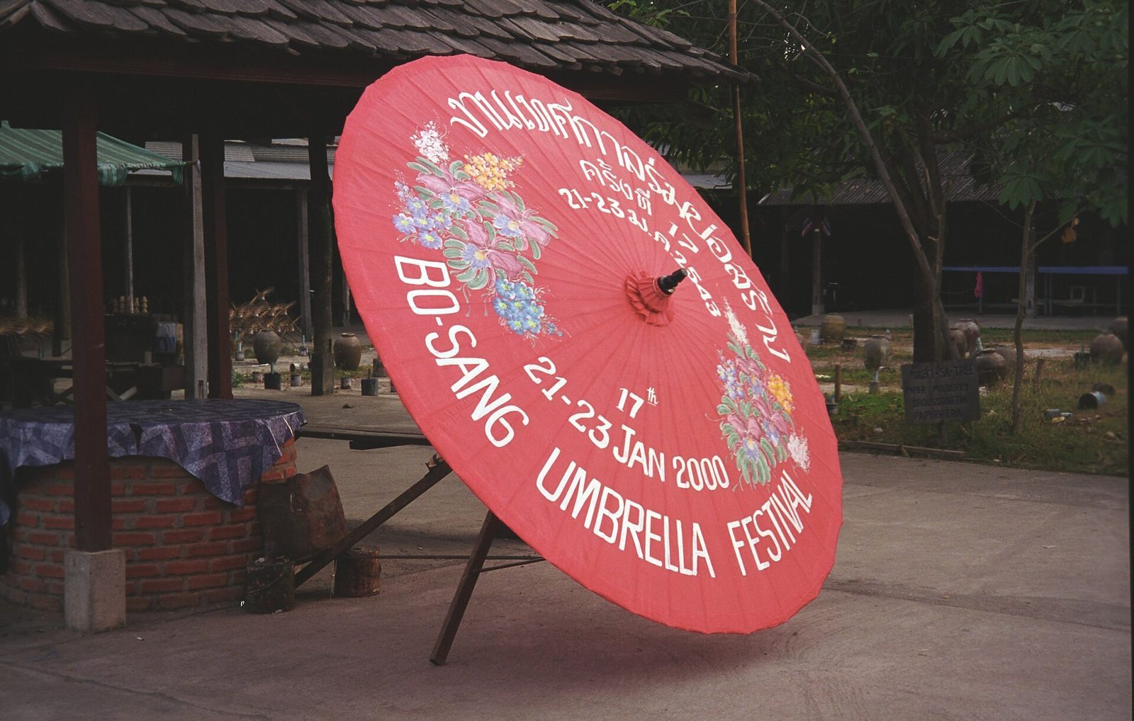 Hantverkskurser i Chiang Mai — keramik, silver och lyktor