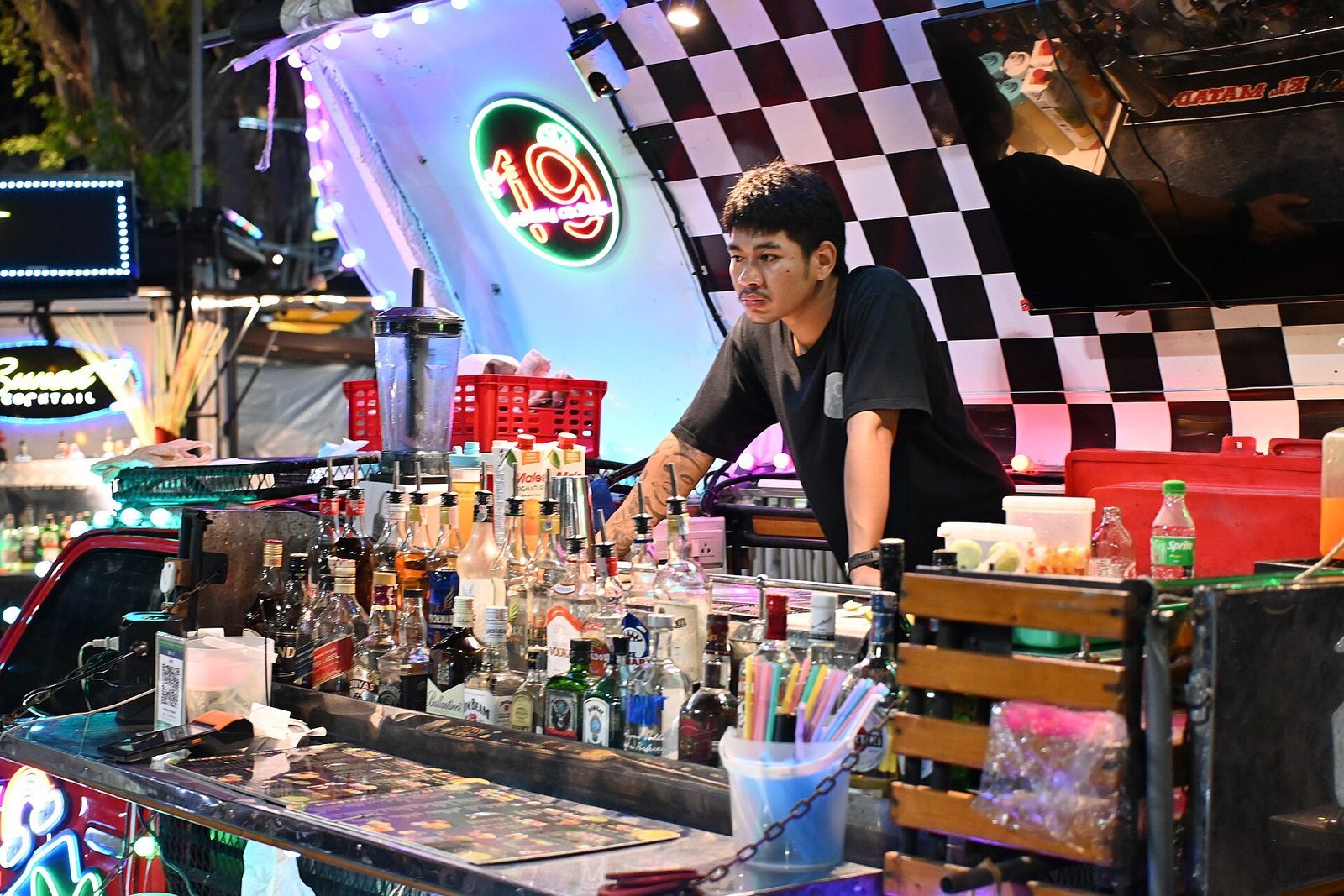 Nattliv i Chiang Mai — barer, livemusik och kvällar