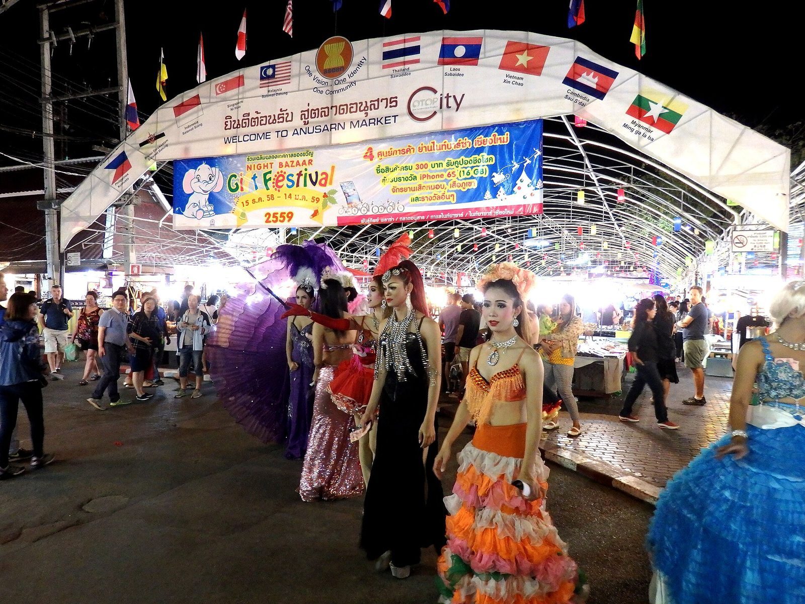Chiang Mai Night Bazaar — är den värd besöket?
