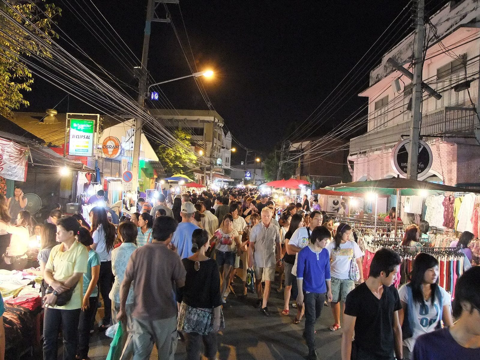 Saturday Walking Street på Wua Lai